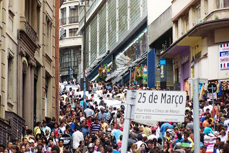Lojas na 25 de marco de artigos para festa