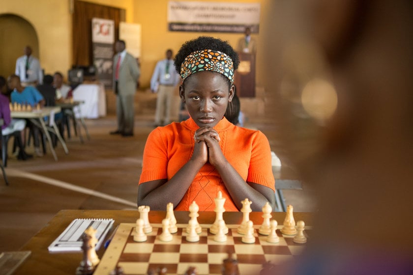 Jovem africana conquista o mundo com o xadrez em “Rainha de Katwe”