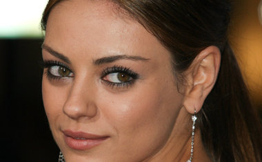 Mila Kunis revela que foi ameaçada de perder sua carreira após recusar convite para posar nua