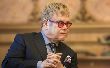 Elton John desmente apresentação na posse de Donald Trump
