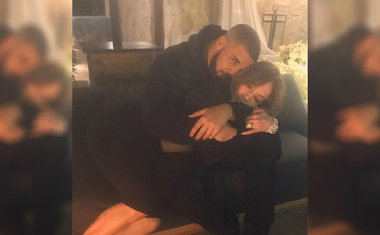 Drake e Jennifer Lopez postam foto juntos e enlouquecem as redes sociais