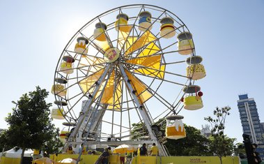 Roda gigante vai distribuir fantasias de Carnaval gratuitamente para os foliões no Largo da Batata