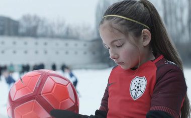 Nike protesta contra violência doméstica na Rússia em vídeo emocionante 