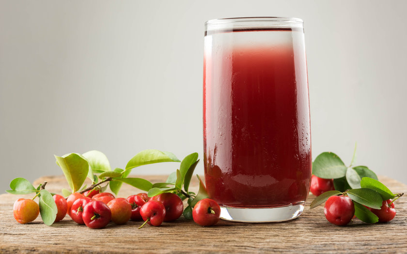 SUCO DE ACEROLA COM MEL DE CACAU