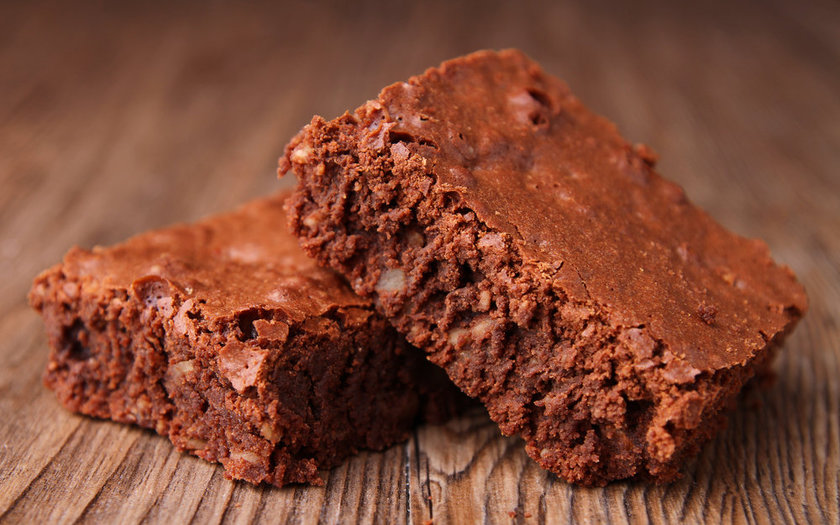 BROWNIE DE GRÃO-DE-BICO E CACAU