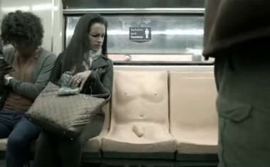 Metrô no México usa assento com pênis para protestar contra abuso sexual 