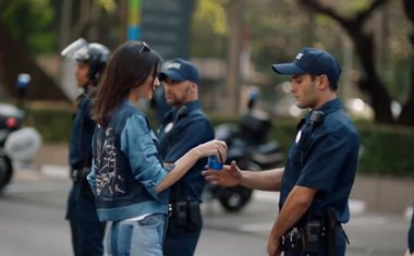 Comercial da Pepsi nos EUA gera crítica nas redes sociais; entenda