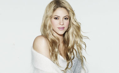 Shakira lança música para o marido Gerard Piqué; escute "Me Enamoré"