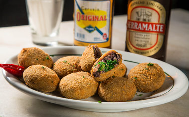 Bar São Conrado - Bolinho de Feijoada.jpg