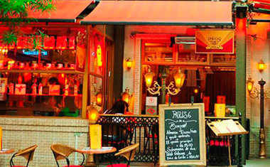 Petit Paris 6 Café & Bistrô