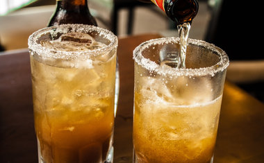 Para os cervejeiros: 6 receitas de drinks com cerveja que vão te surpreender