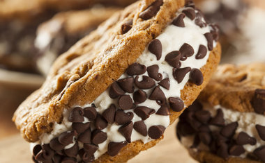 6 receitas deliciosas de sanduíche de sorvete para fazer em casa