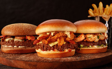Outback lança Festival de Burgers com três lanches exclusivos