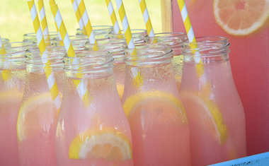 7 drinks gelados com chá para experimentar nos dias quentes