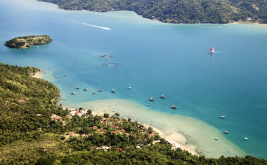 Para se apaixonar: 8 praias paradisíacas para conhecer em Paraty