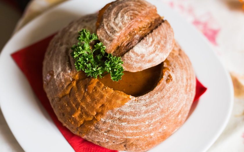 Caldo de Feijão no Pão Italiano