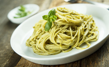 Espaguete ao Molho Pesto