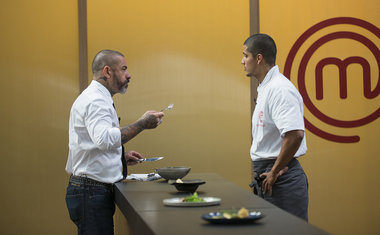 MasterChef Profissionais: Guilherme volta na repescagem, mas não escapa da prova de eliminação; confira!