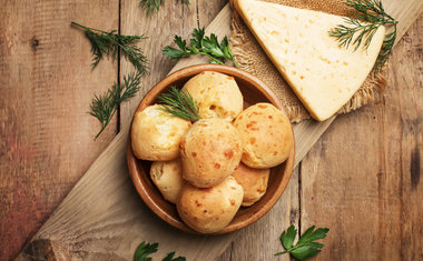 8 receitas de pão de queijo dos mais variados tipos