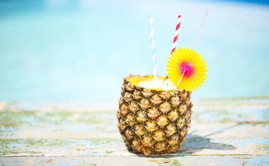 10 receitas de bebidas que são a cara do Carnaval