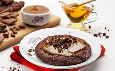 Mr. Cheney traz cookies de pão de mel e de cenoura com cobertura para a Páscoa 2018
