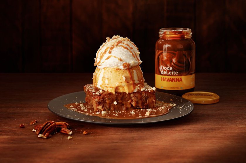 Outback lança sobremesa com brownie na versão doce de leite