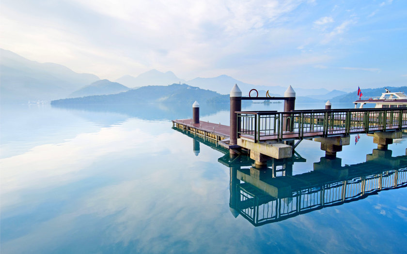 SUN MOON LAKE