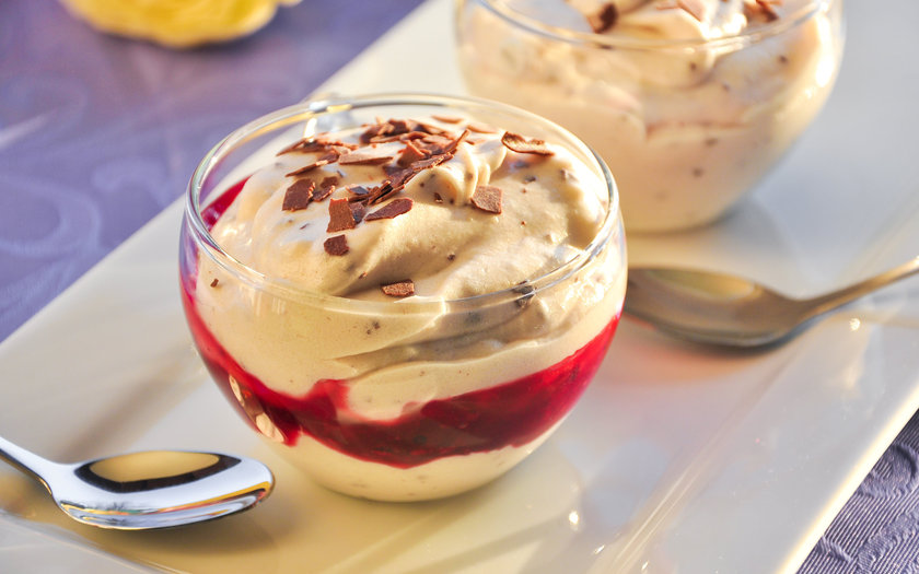 Mousse de chocolate branco e framboesa