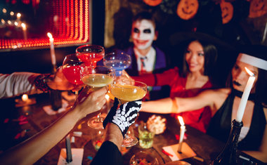 7 dicas de como fazer uma festa de Halloween assustadora e animada em casa