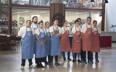 "MasterChef Profissionais": cozinheiros disputam prova em equipe em fábrica de chocolate nesta terça-feira (2); saiba mais!