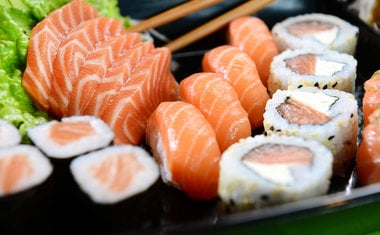 13 receitas para preparar um jantar japonês em casa e economizar horrores  com o rodízio