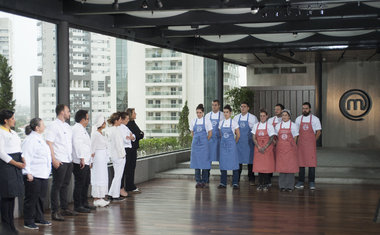 MasterChef Profissionais: em prova em equipe, competidores terão que conquistar o paladar de 15 especialistas; entenda! 