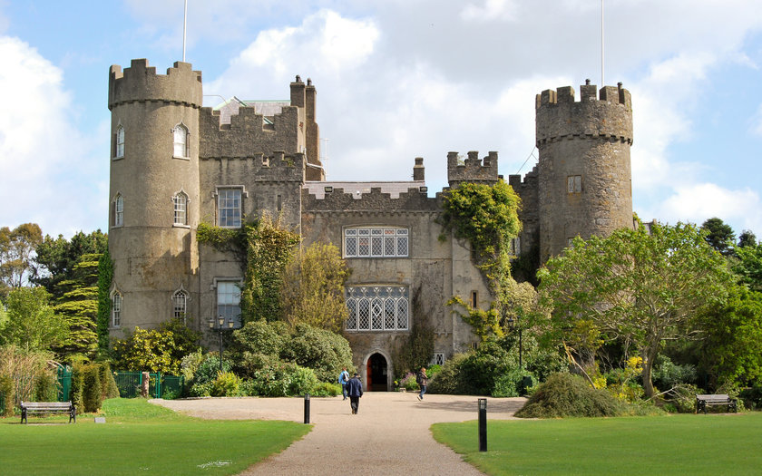 10 fascinantes castelos para conhecer na Irlanda