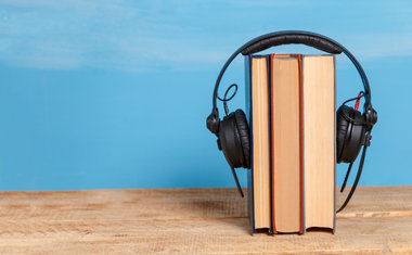 6 aplicativos para ouvir audiolivros