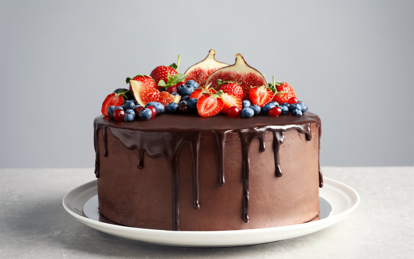 Bolo de Chocolate com recheio de morango