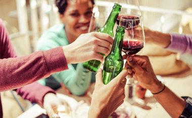 Cerveja ou vinho? Híbrido das bebidas é tendência para o verão! 
