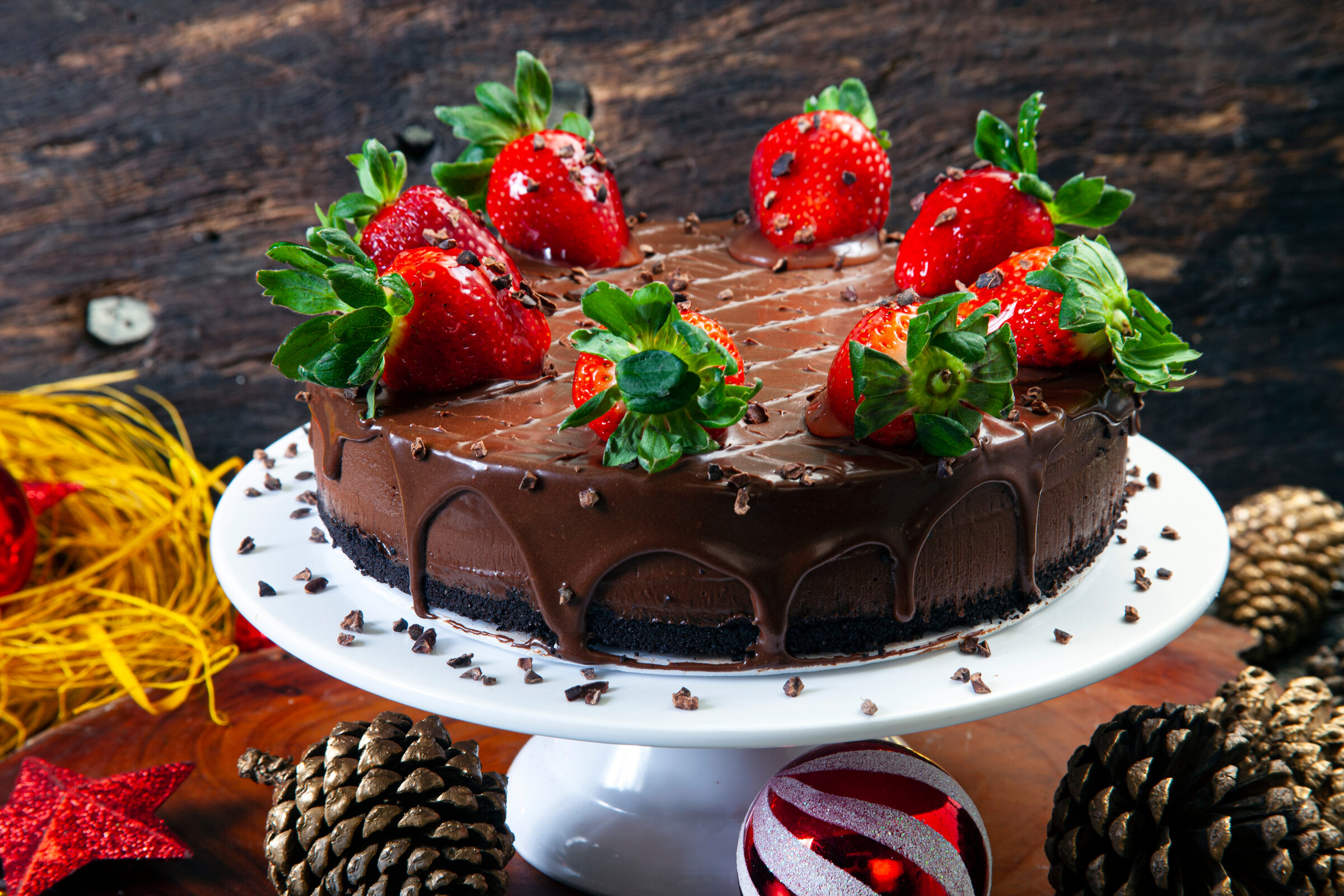 Bolo de Natal com chocolate é delicioso e fácil de fazer; confira o passo a passo! Bolo de Natal com chocolate é delicioso e fácil de fazer; confira o passo a passo!