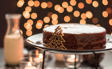 Bolo de Natal com chocolate é delicioso e fácil de fazer; confira o passo a passo! 