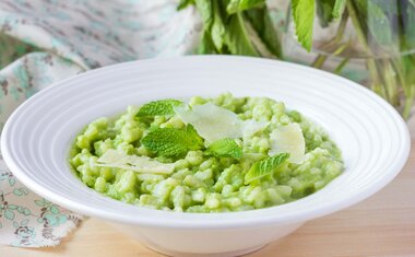 Risoto de ervilha e hortelã é delicioso e fácil de fazer; veja o passo a passo!