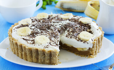 Torta quente de banana e chocolate é irresistível e fácil de fazer; confira a receita! 