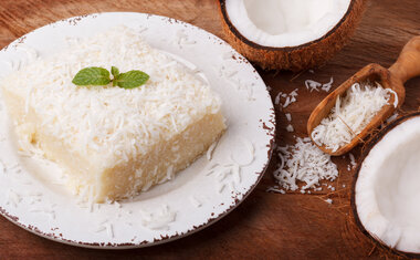 Pudim de tapioca com coco é sobremesa deliciosa e fácil de fazer; veja o passo a passo!