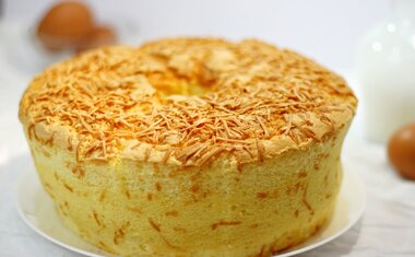 Receita de bolo de pão de queijo é deliciosa e fácil de fazer; confira! 