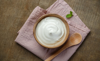 Receita: mousse de iogurte grego cremosa e simples de fazer!