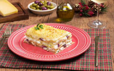 Lasanha de bacalhau é opção deliciosa para o Natal; confira o passo a passo!