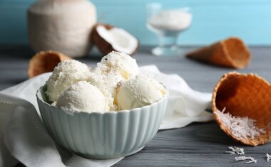 Receita: sorvete caseiro de coco simples e cremoso!