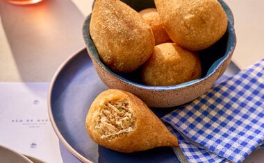 Imagem de destaque para Dia da Coxinha: 10 lugares deliciosos e imperdíveis para comemorar a data em São Paulo