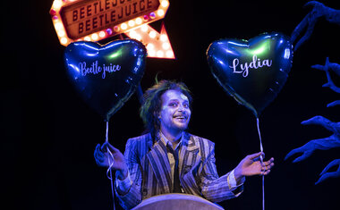 Imagem de destaque para 'Beetlejuice - O Musical' no Teatro Liberdade