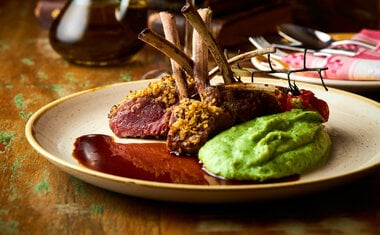 Imagem de destaque para 10 restaurantes em São Paulo para comer cordeiro 
