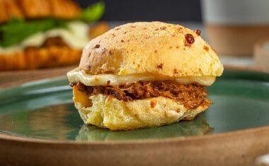 Imagem de destaque para Onde comer os melhores pães de queijo de São Paulo no Dia do Pão de Queijo