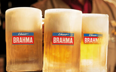 Imagem de destaque para Outback lança refil de Chopp Brahma por R$ 59,90 em todas as unidades